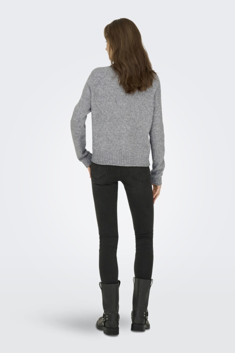 Jacqueline de Yong grijze dames trui | Model achteraanzicht