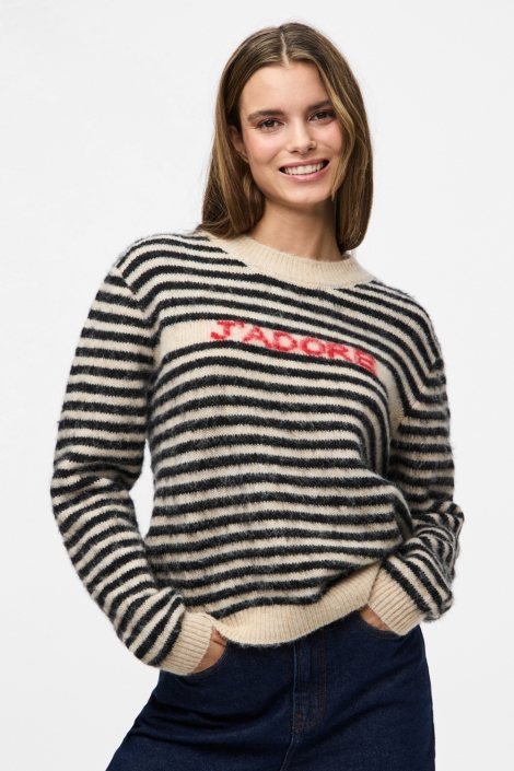 Pieces beige dames trui | Model vooraanzicht