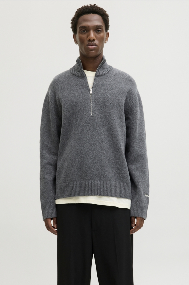 Jack & Jones grijze heren trui | Model vooraanzicht