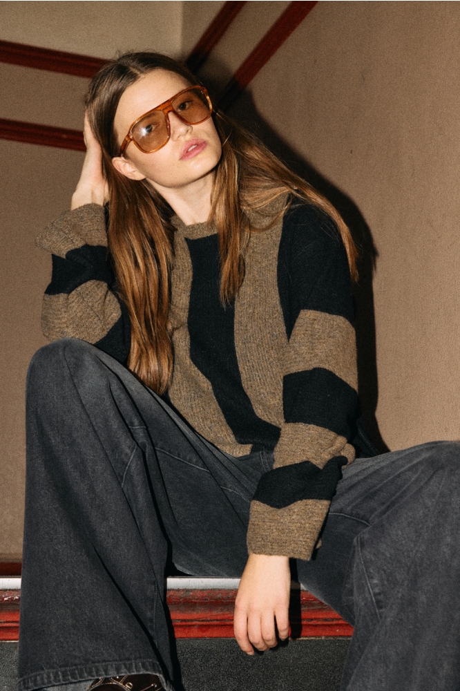 Noisy may bruine dames trui | Sfeerbeeld, In situatie