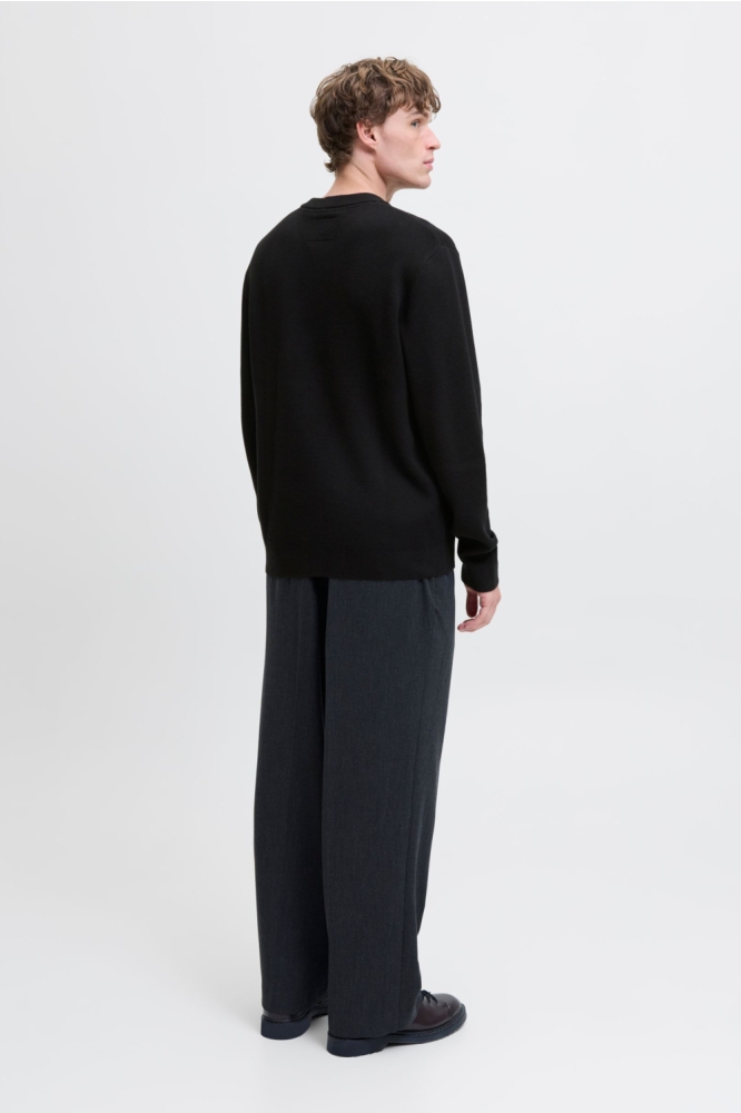 Jack & Jones zwarte heren trui | Model achteraanzicht