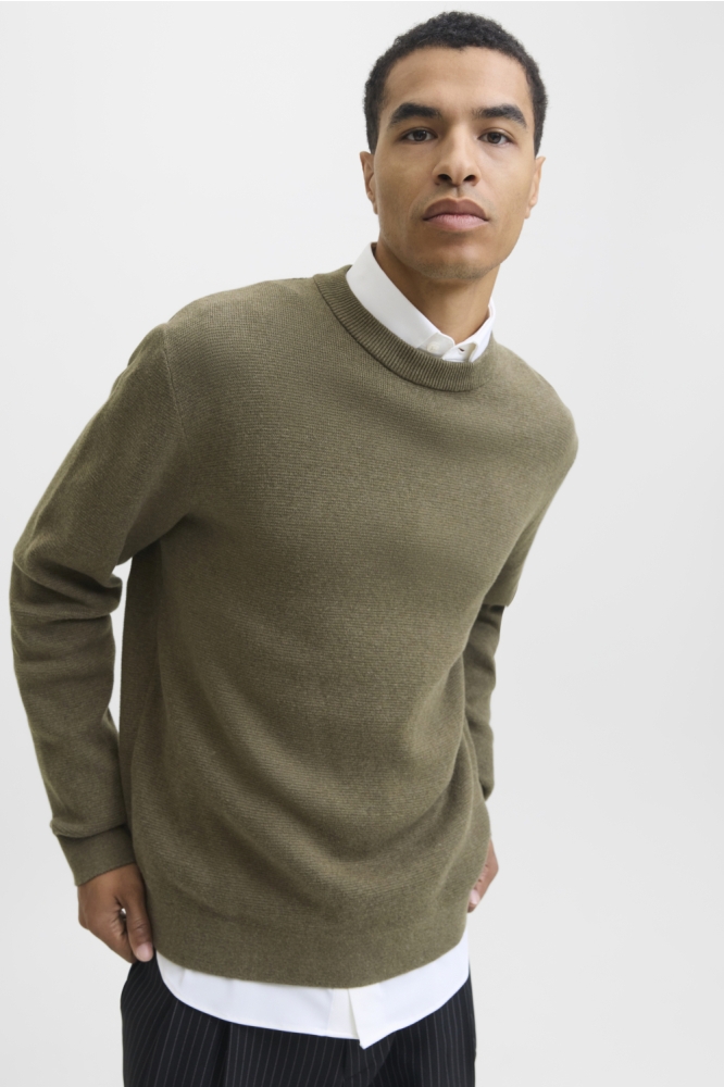 Jack & Jones groene heren trui | Model vooraanzicht