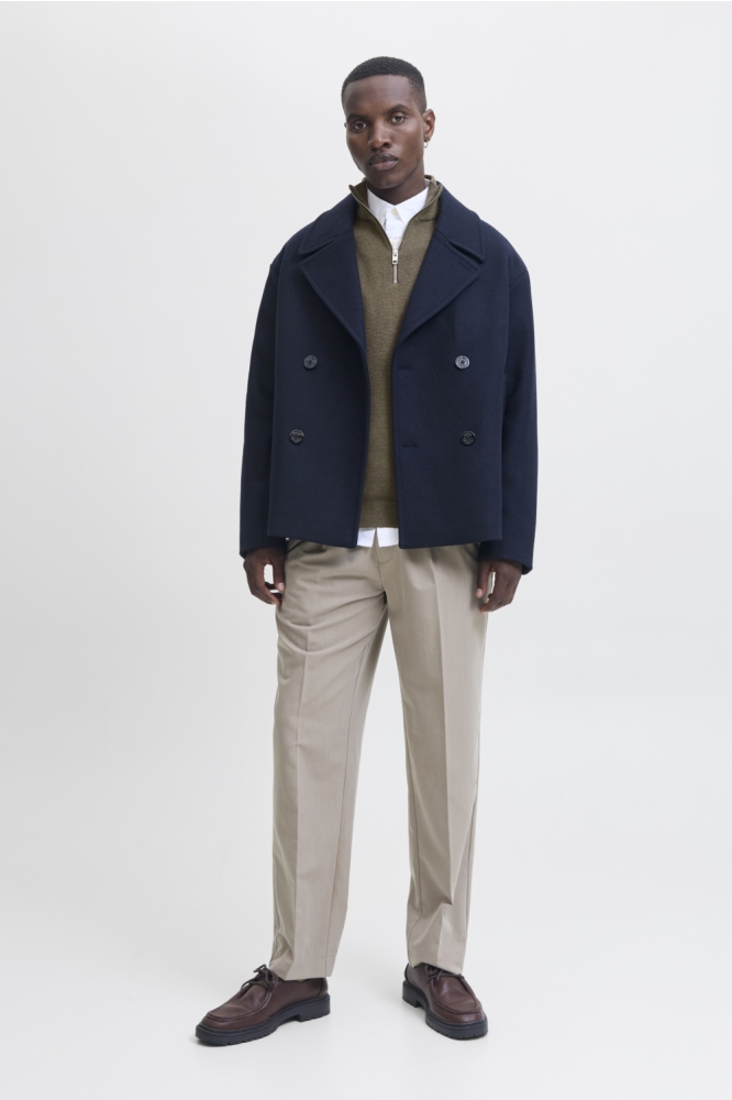 Jack & Jones groene heren trui | Model vooraanzicht