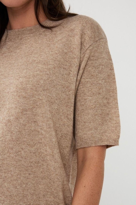 EsQualo taupe dames trui | Close up