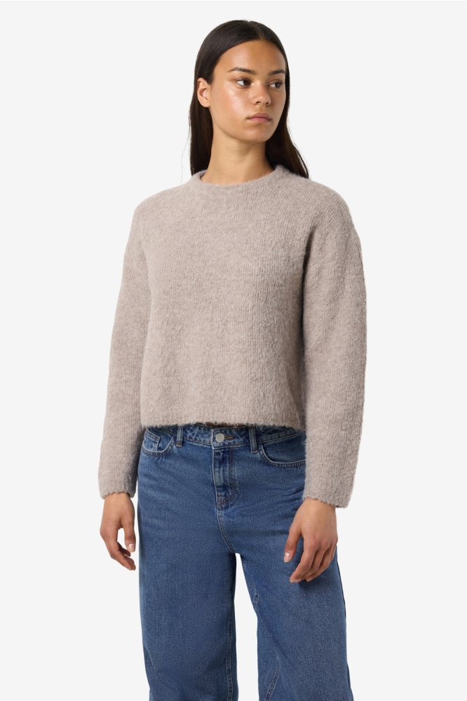 Noisy may zand dames trui | Model vooraanzicht