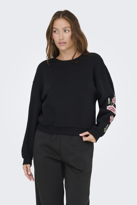 Only zwarte dames sweater | Model vooraanzicht