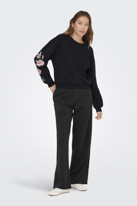 Only zwarte dames sweater | Model