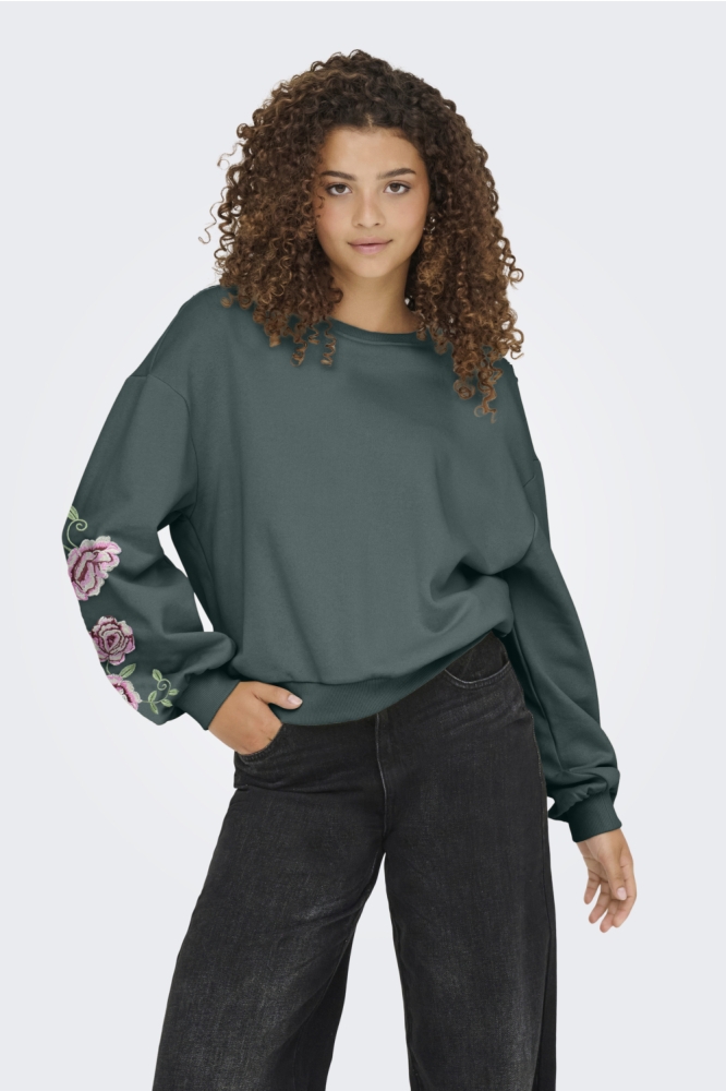Only groene dames sweater | Model vooraanzicht