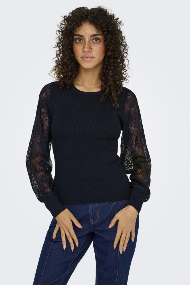 Only zwarte dames trui | Model vooraanzicht