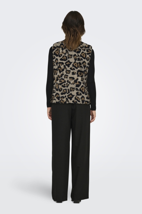 Only bruine dames gilet | Model achteraanzicht