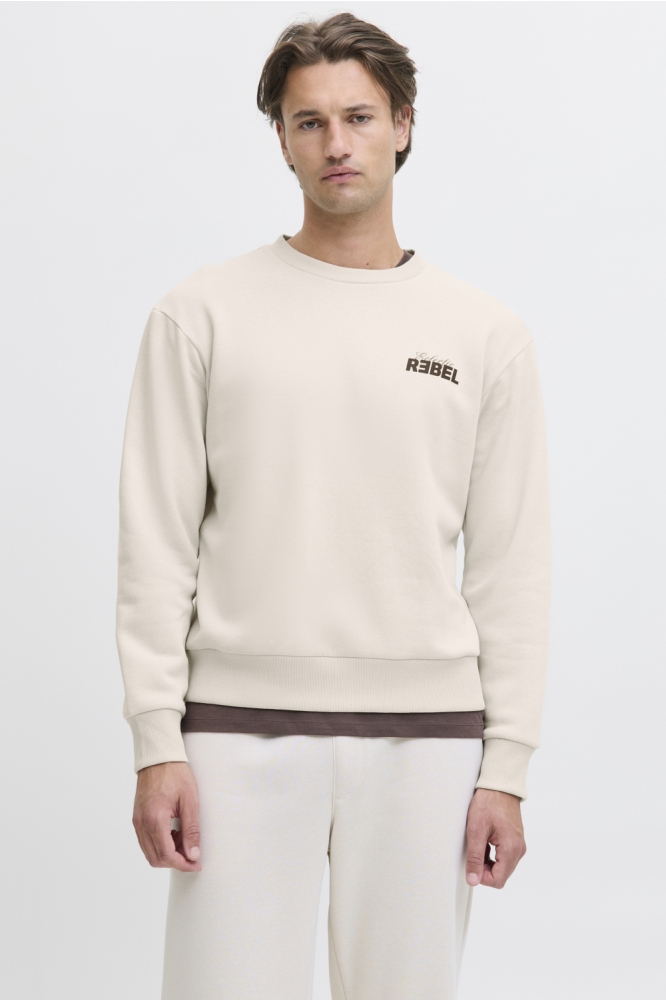 JJ Rebel beige heren sweater | Model vooraanzicht