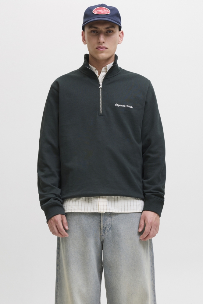 Jack & Jones groene heren sweater | Model vooraanzicht