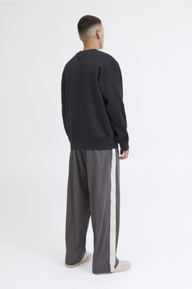 Jack & Jones zwarte heren sweater | Model achteraanzicht