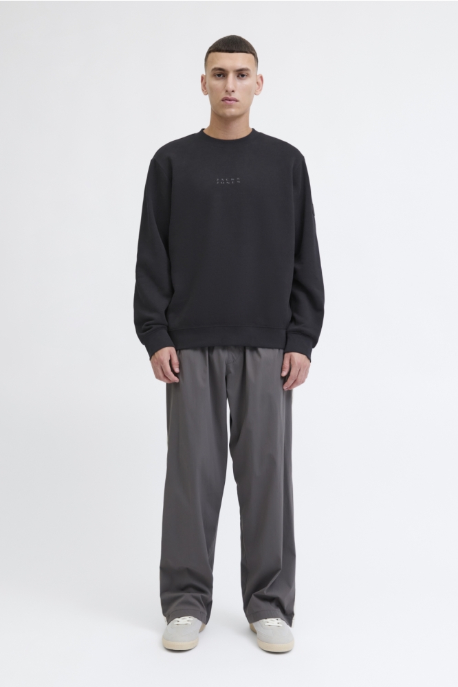 Jack & Jones zwarte heren sweater | Model vooraanzicht