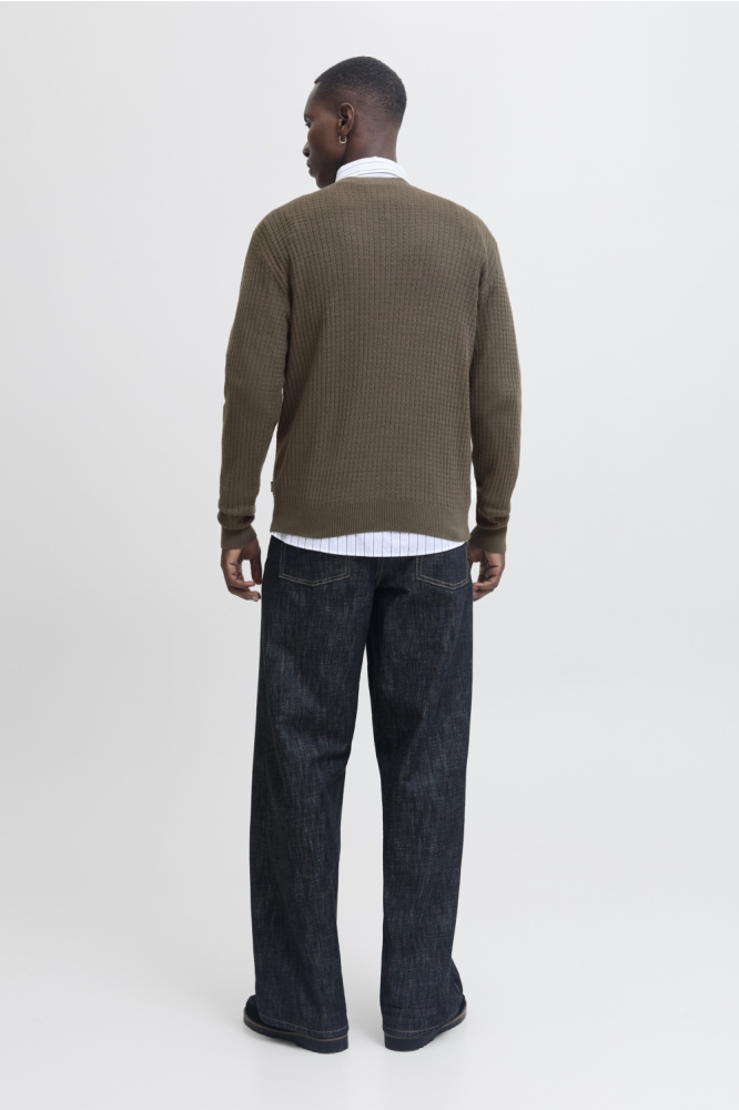 Jack & Jones bruine heren trui | Model achteraanzicht