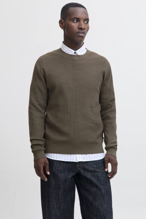 Jack & Jones bruine heren trui | Model vooraanzicht