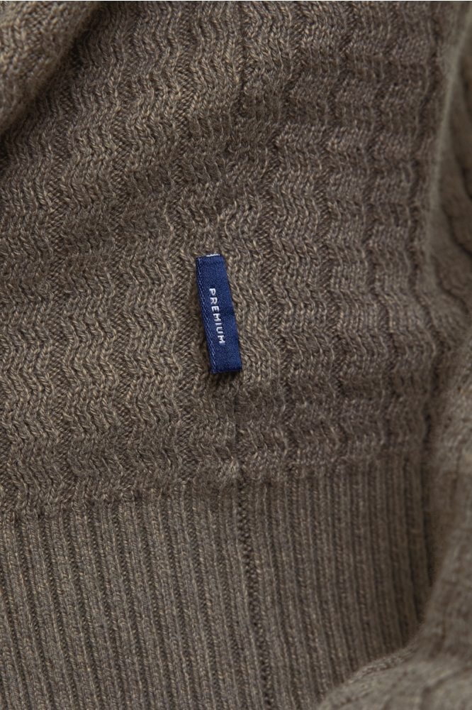 Jack & Jones bruine heren trui | Close up