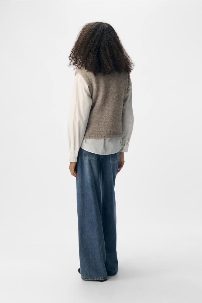 Object zand dames gilet | Model