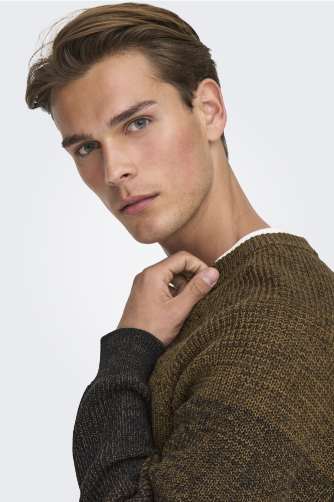 Only & Sons bruine heren trui | Close up