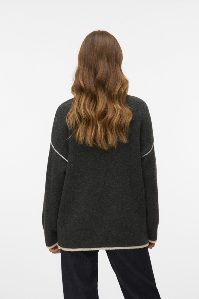 Vero Moda grijze dames trui | Model achteraanzicht
