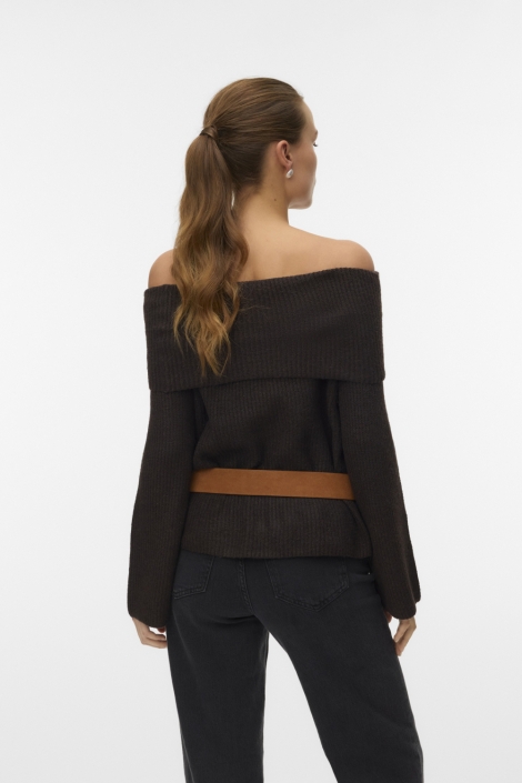 Vero Moda bruine dames trui | Model achteraanzicht