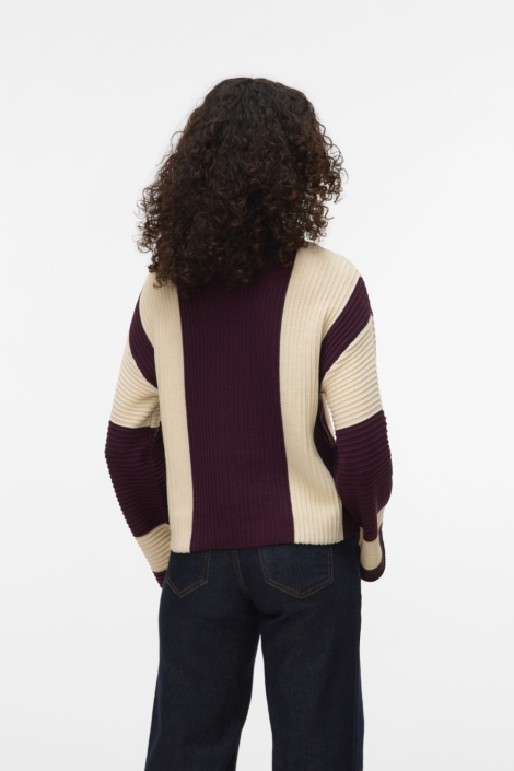 Vero Moda bordeaux dames trui | Model achteraanzicht