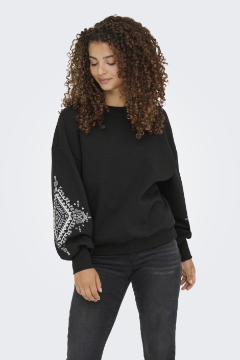 Only zwarte dames sweater | Model vooraanzicht