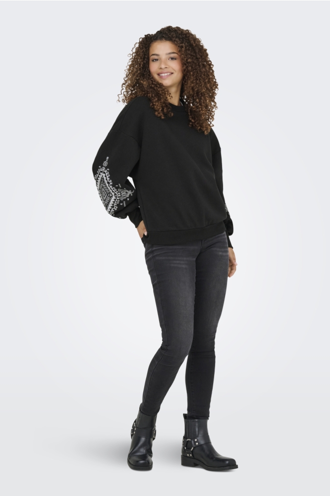 Only zwarte dames sweater | Model