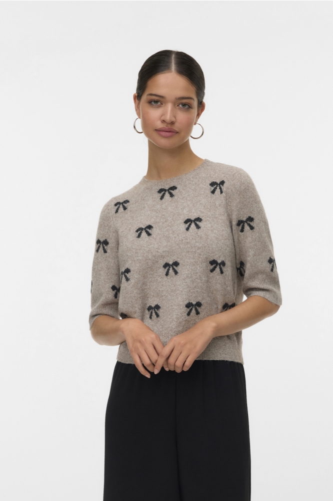 Vero Moda beige dames trui | Model vooraanzicht