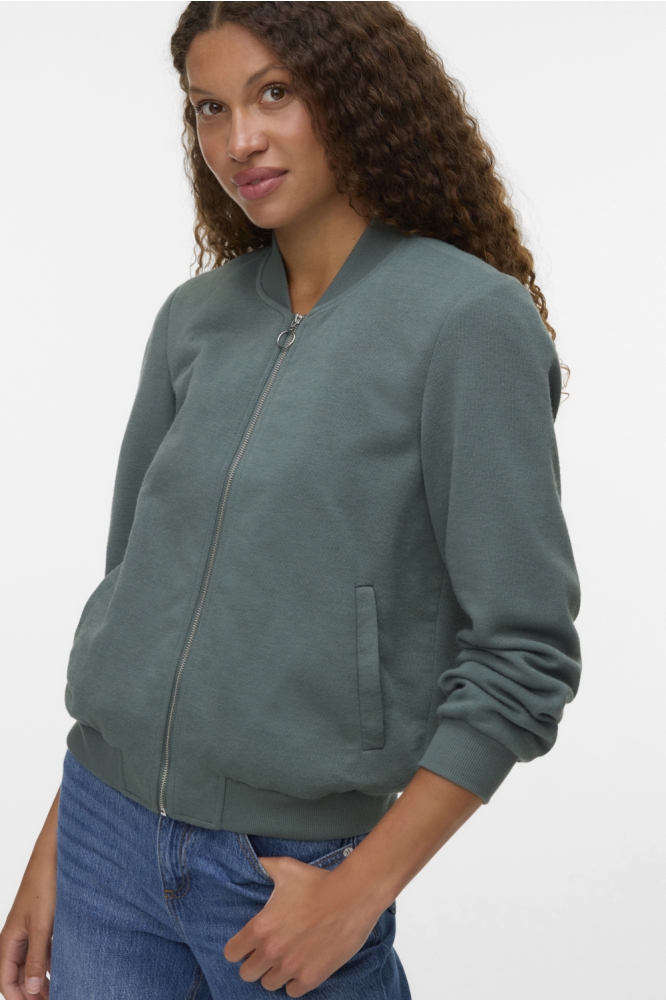 Vero Moda groene dames jas | Model vooraanzicht