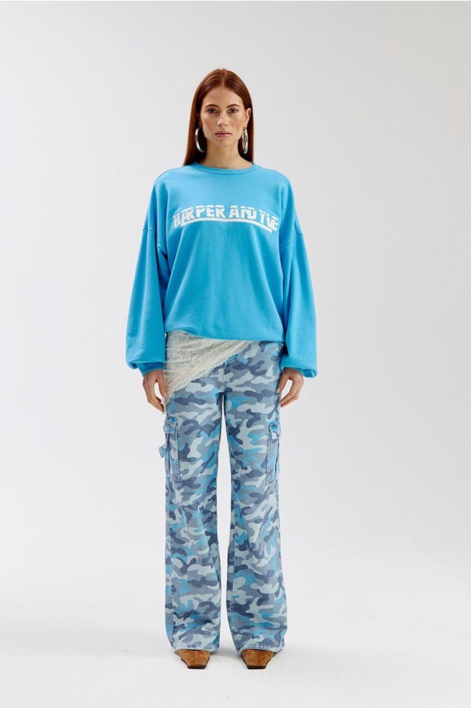 Harper & Yve blauwe dames sweater | Model