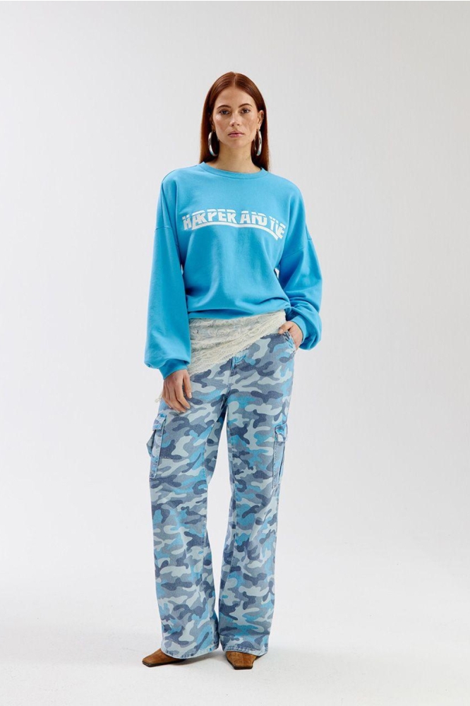 Harper & Yve blauwe dames sweater | Model