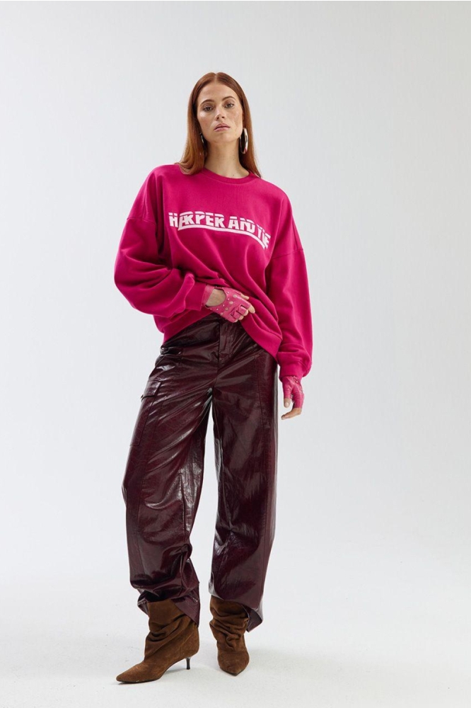 Harper & Yve roze dames sweater | Model