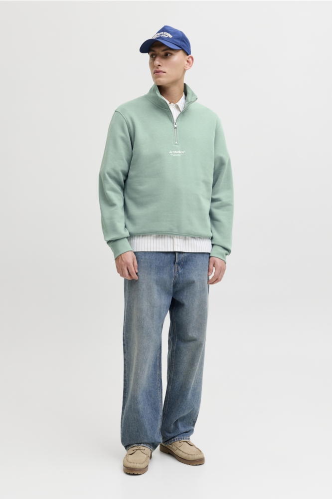 Jack & Jones groene heren sweater | Model