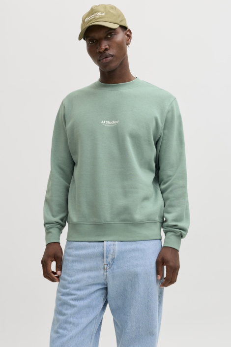 Jack & Jones groene heren sweater | Model vooraanzicht