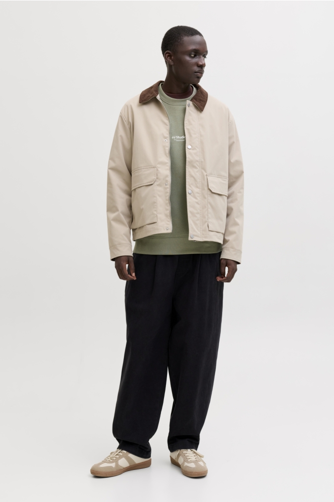 Jack & Jones groene heren sweater | Sfeerbeeld, In situatie