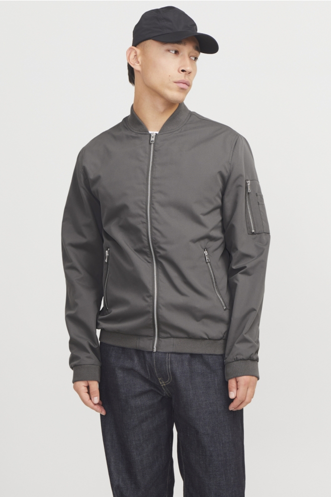 Jack & Jones grijze heren jas | Model vooraanzicht