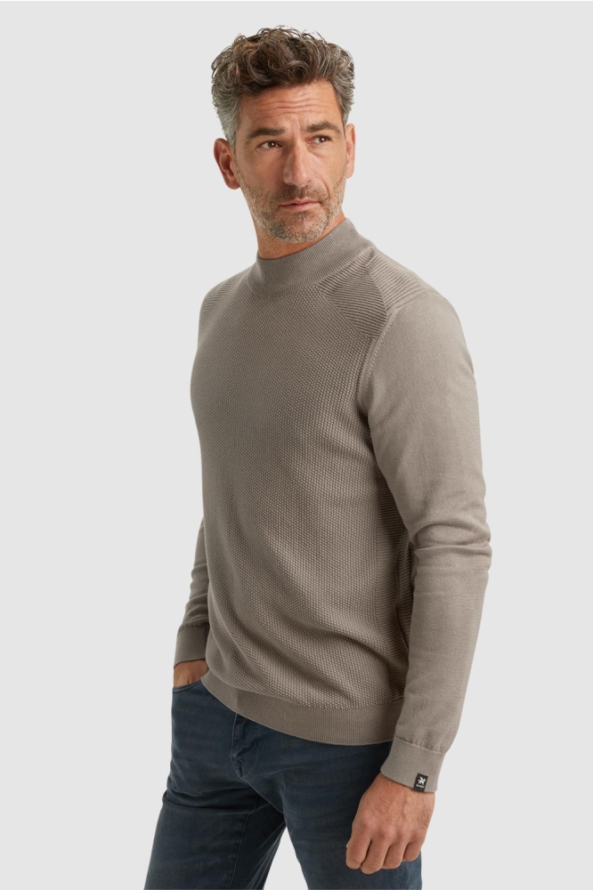 Vanguard groene heren trui | Model zijaanzicht