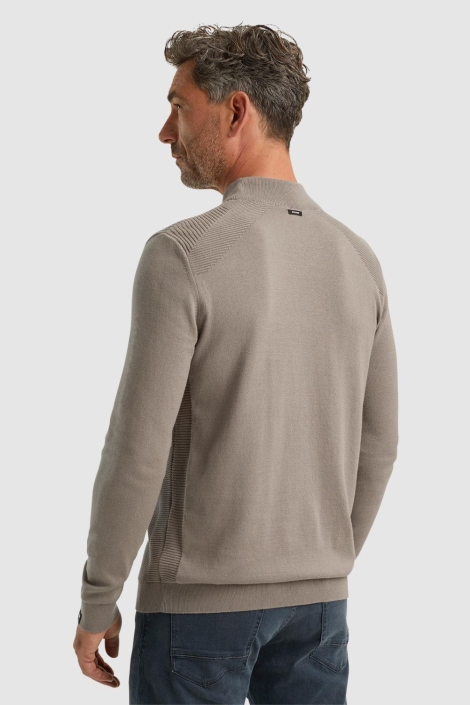 Vanguard groene heren trui | Model achteraanzicht