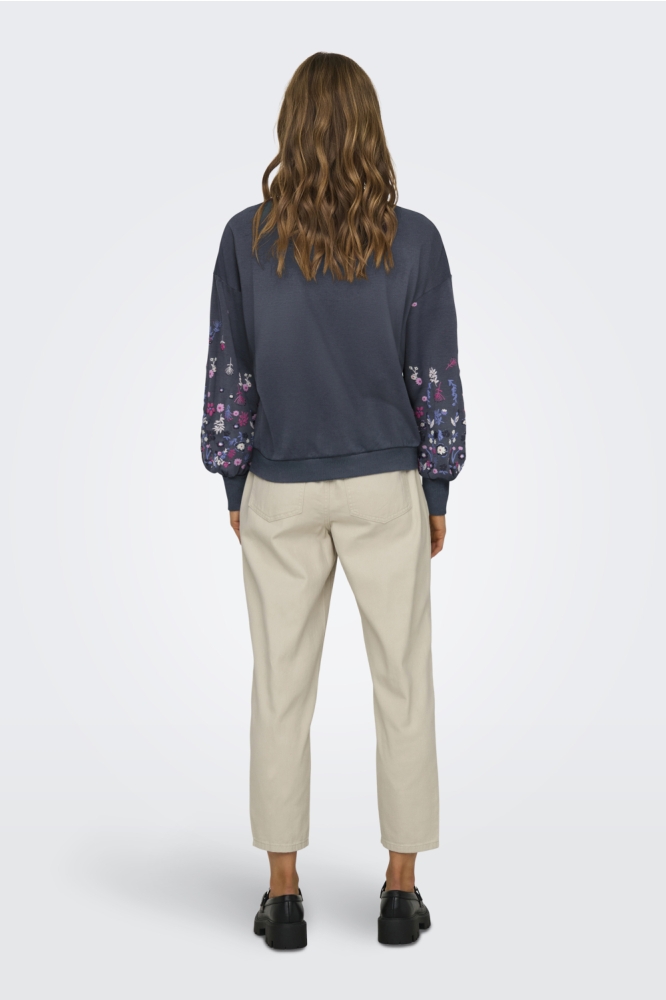 Only blauwe dames sweater | Model