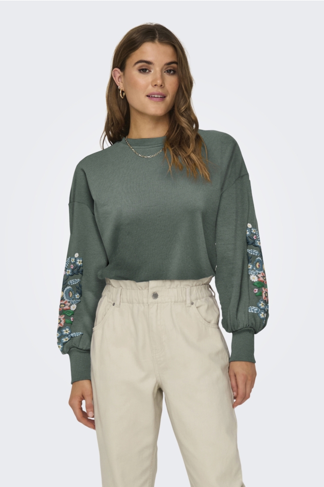 Only groene dames sweater | Model vooraanzicht