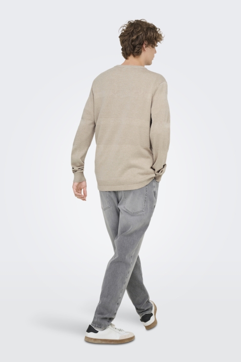 Only & Sons beige heren trui | Model achteraanzicht