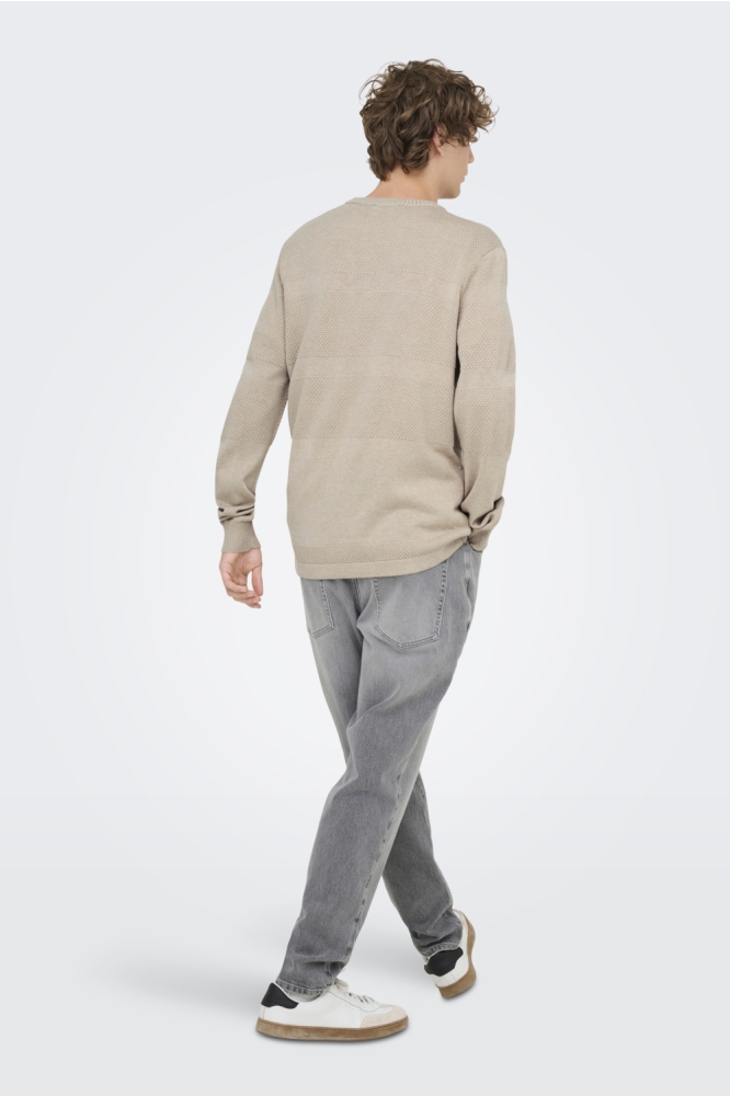 Only & Sons beige heren trui | Model achteraanzicht