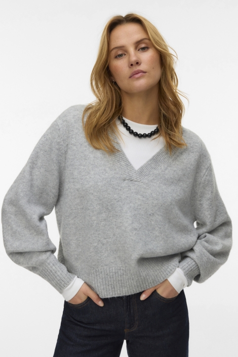 Vero Moda grijze dames trui | Model vooraanzicht