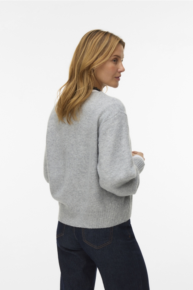 Vero Moda grijze dames trui | Model achteraanzicht