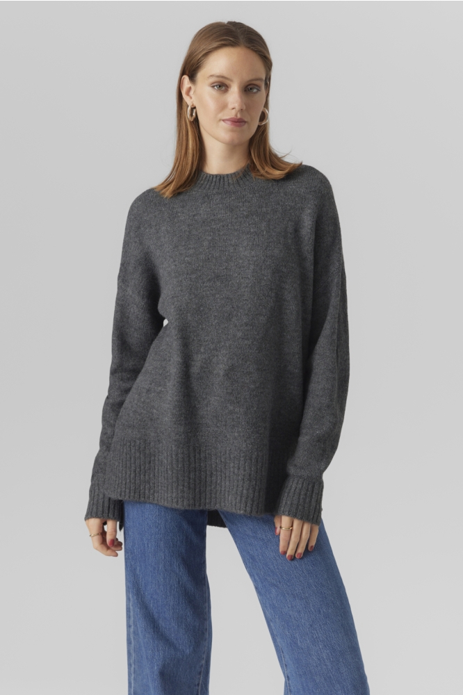 Vero Moda grijze dames trui | Model vooraanzicht