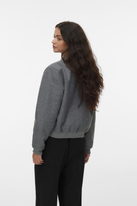Vero Moda grijze dames jas | Model achteraanzicht