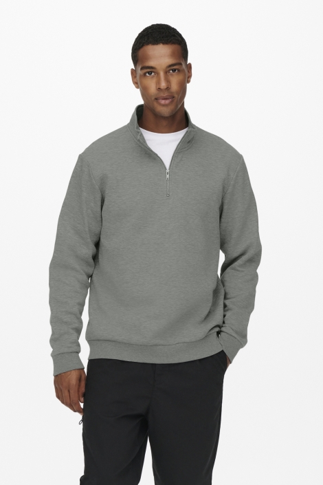 Only & Sons groene heren sweater | Model vooraanzicht