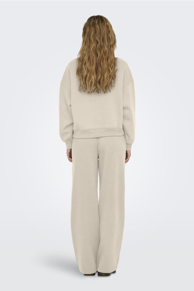 Only ecru dames sweater | Model achteraanzicht