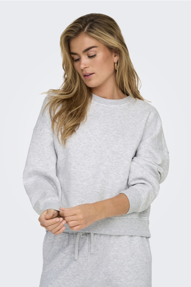 Only grijze dames sweater | Model vooraanzicht
